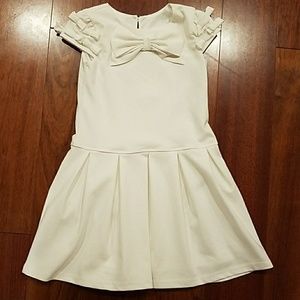 Girls Cream Dress size 5 - NWT